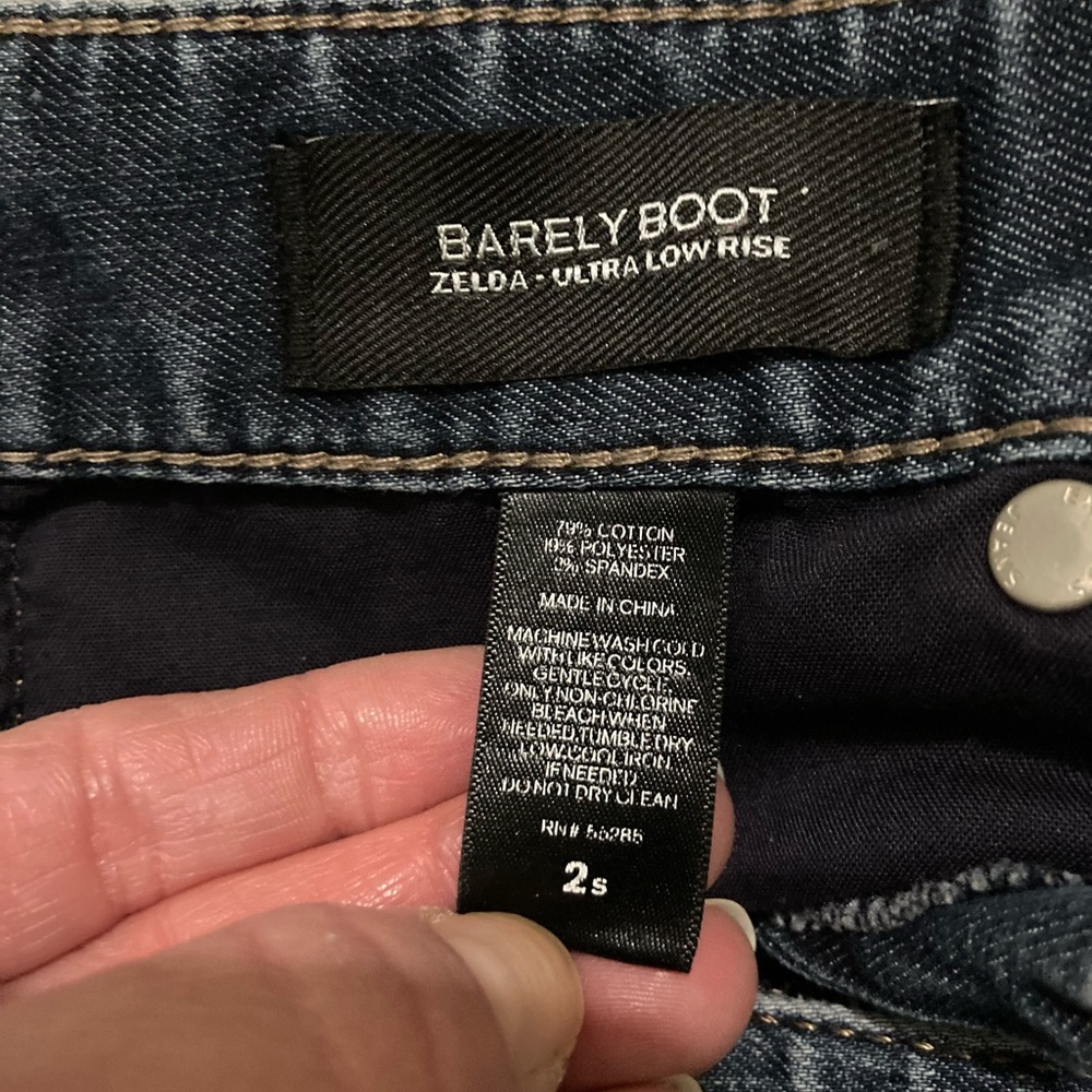 Express Barely Boot Low Rise Jeans Size 2 - image 6